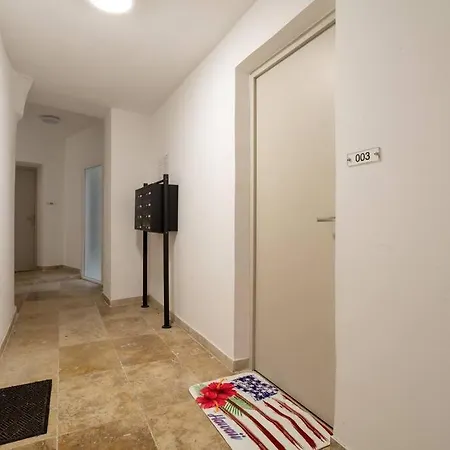 Appartamento Hawaï Wifi Hypercentre Arènes