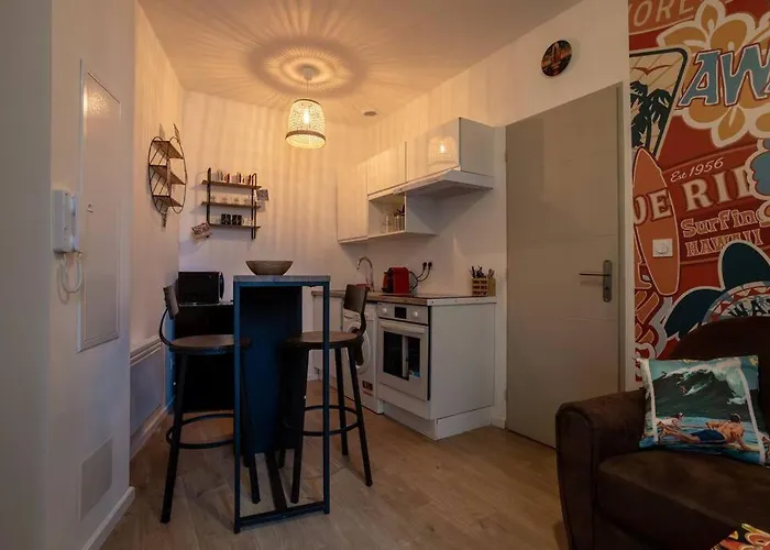 Hawai Wifi Hypercentre Arenes アパート ニーム