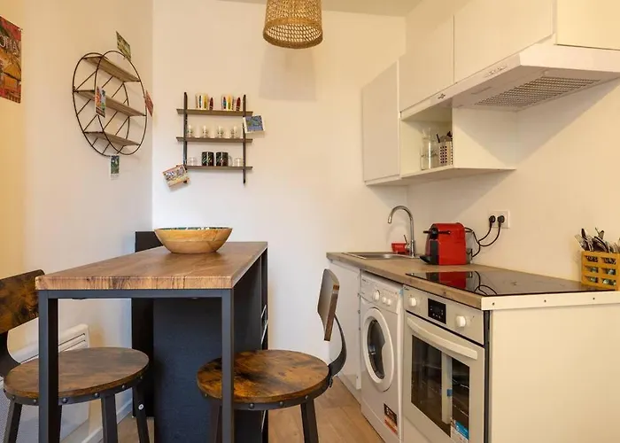 Hawai Wifi Hypercentre Arenes * ニーム